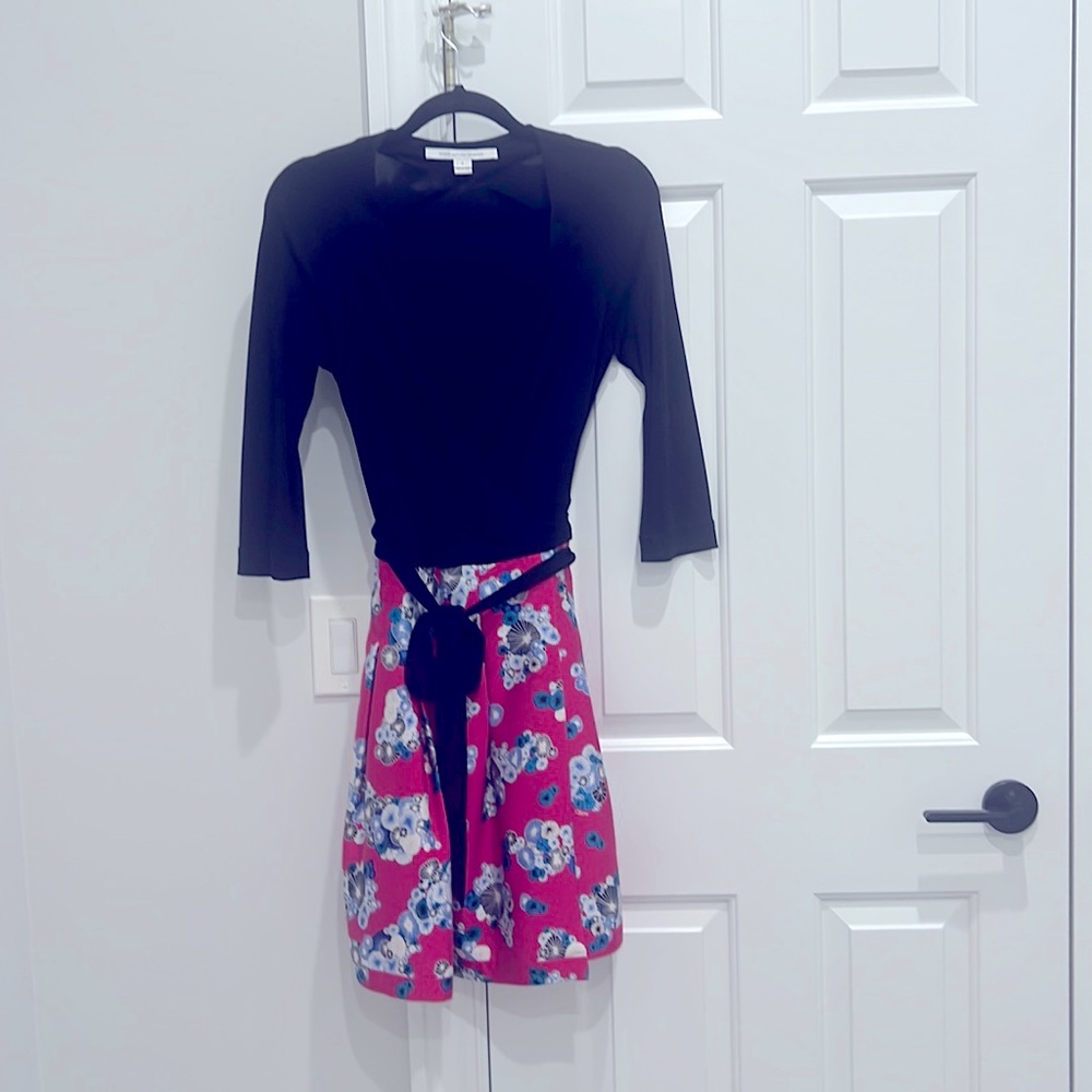 DianevonFustenberg wrap dress in size 4.